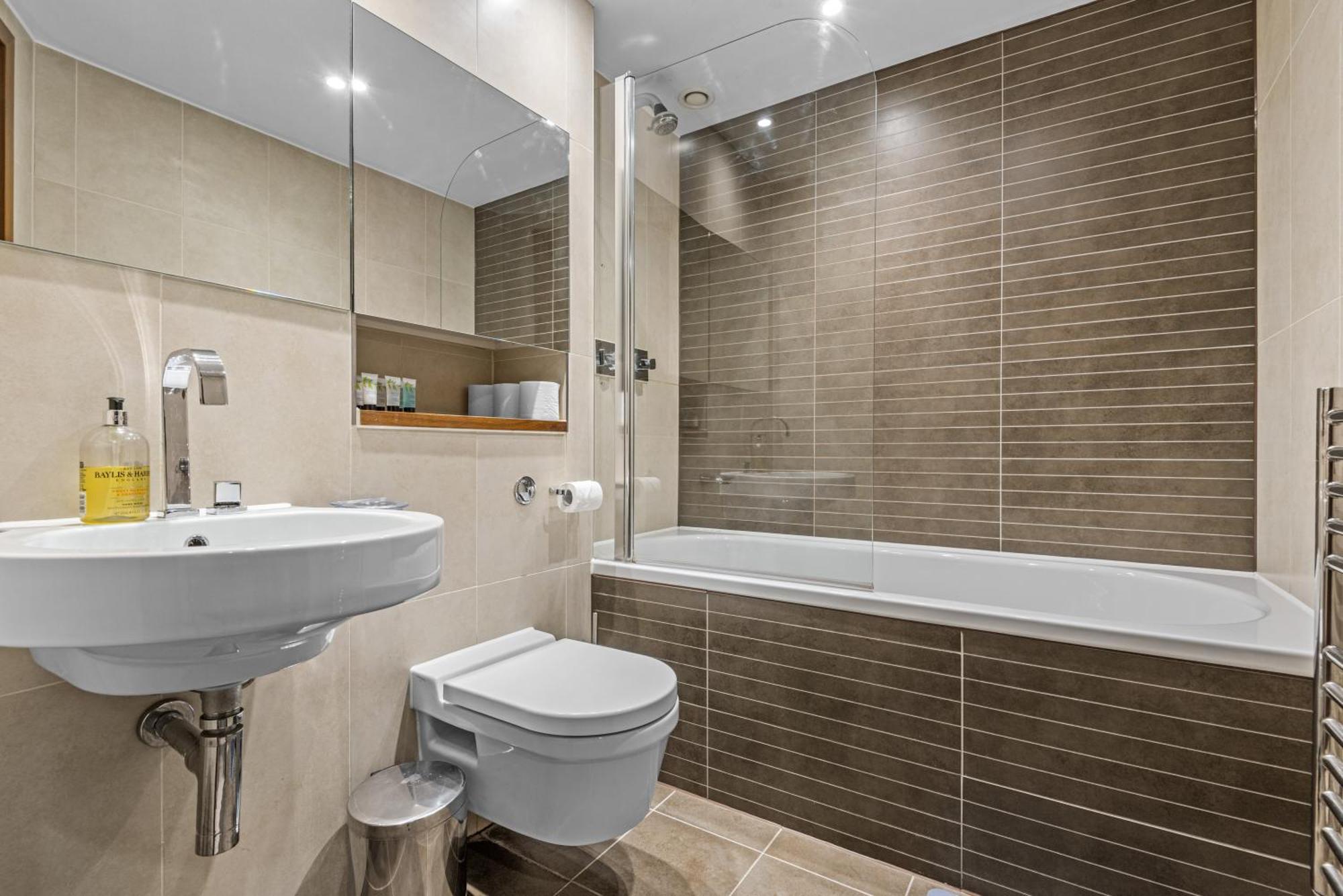 Londwell, Chelsea Living, Central Flat With Balcony London Eksteriør billede